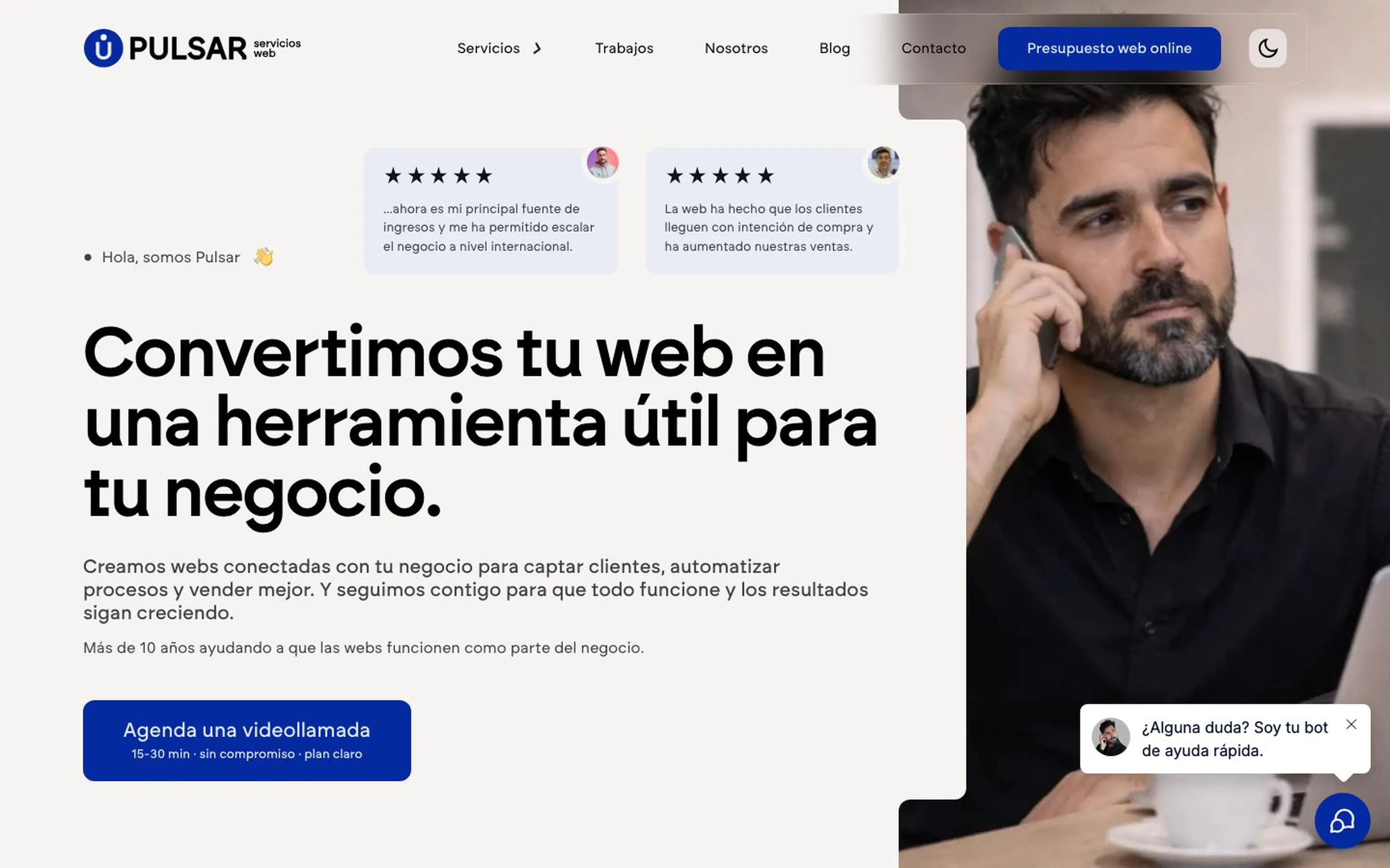 Antes: portada de pulsarwebs.com. Antes, la web de WordPress en claro y con el azul de la marca anterior; ahora, en oscuro y naranja, con el tablero animado