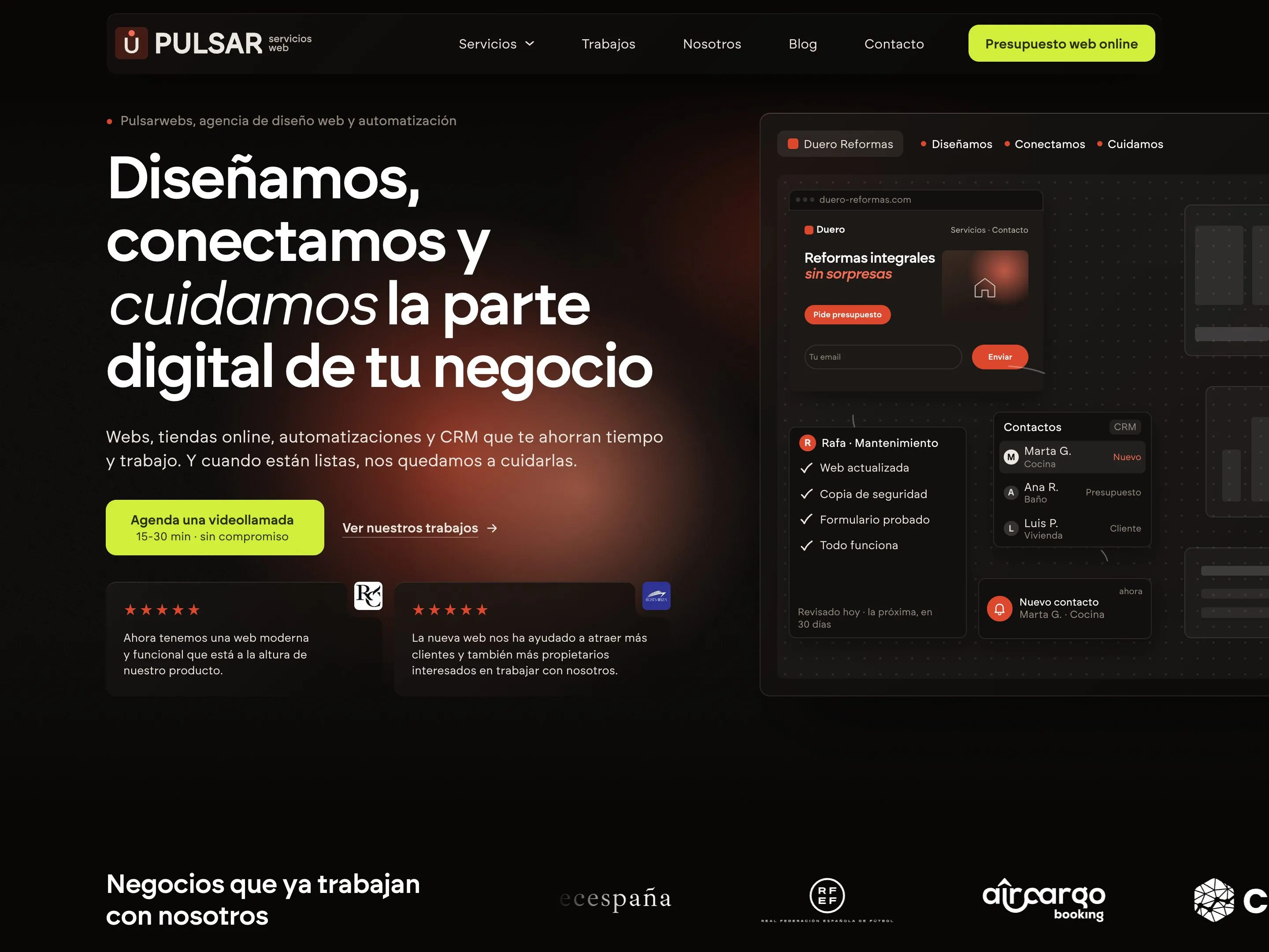 Portada de pulsarwebs.com con el titular «Diseñamos, conectamos y cuidamos la parte digital de tu negocio» y el tablero animado
