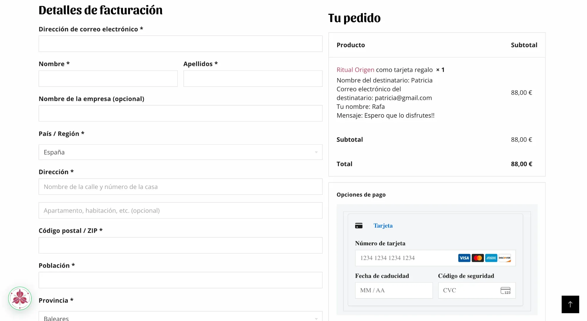 Página de pago, con los datos de facturación, el pedido del Ritual Origen como tarjeta regalo y el pago con tarjeta